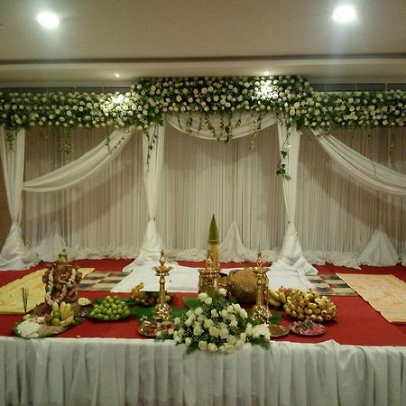 The Garuda Hotel Thrissur Kültér fotó