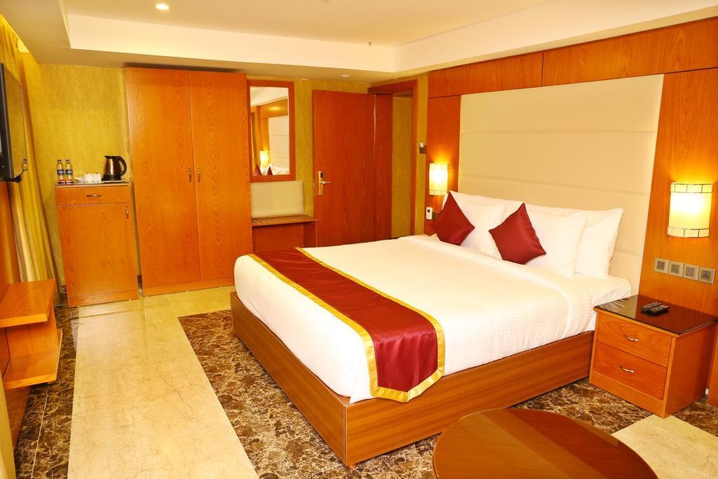 The Garuda Hotel Thrissur Kültér fotó